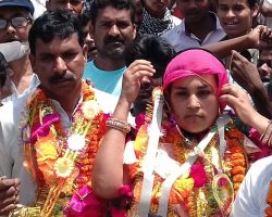 Photo of पूर्व नगर उपाध्यक्ष रोशनआरा ने किया नामांकन