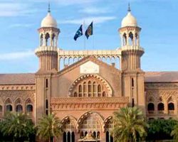 Photo of जाधव का मामला हाथ में लेने पर लाहौर हाईकोर्ट ने कार्रवाई की चेतावनी दी