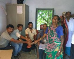 Photo of सोनवर्षा प्रखंड में कबीर अंतेष्ठि की राशि का वितरण