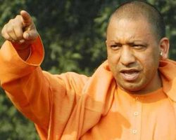 Photo of योगी के जनता दरबार में भगदड़