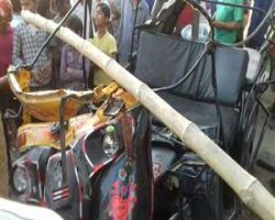 Photo of टेम्पू और ट्रक की टक्कर में 10 की मौत