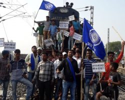 Photo of सुप्रीम कोर्ट के आदेश के विरोध में प्रदर्शन