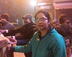 Photo of DM ने आधी रात को शहर के चौक-चौराहे पर गरीबों के बीच